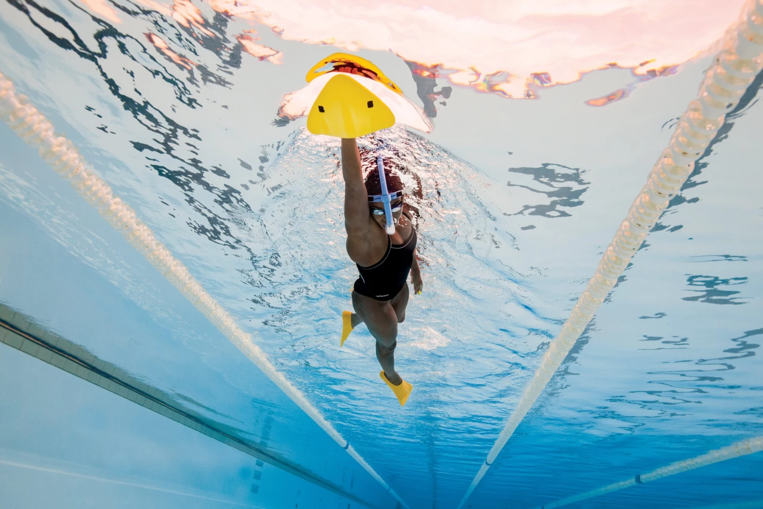 FINIS® Technical Alignment Kickboard | Body Alignment Kickboard 2 FINIS® Technical Alignment Kickboard | Body Alignment Kickboard