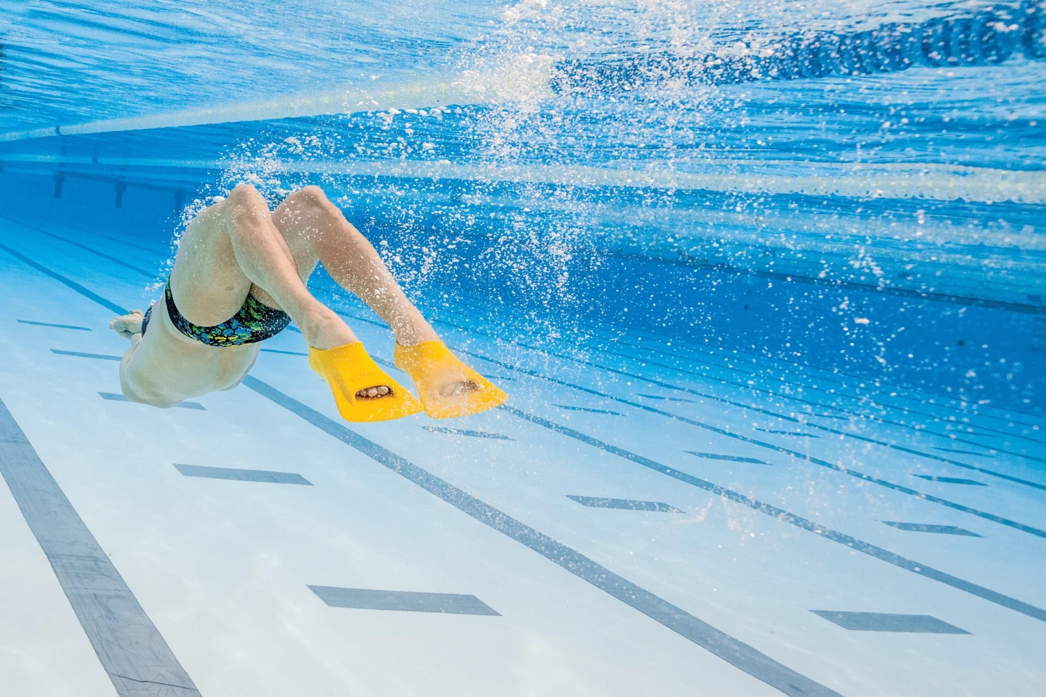 FINIS® Zoomers® Gold | Short Blade Training Fins 15 FINIS® Zoomers® Gold | Short Blade Training Fins